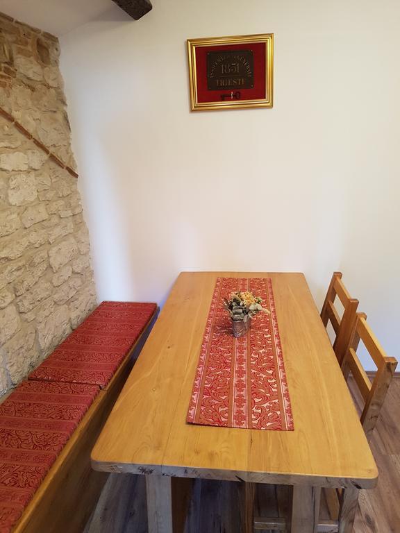 Antique Apartment Arsenale Ровінь Екстер'єр фото